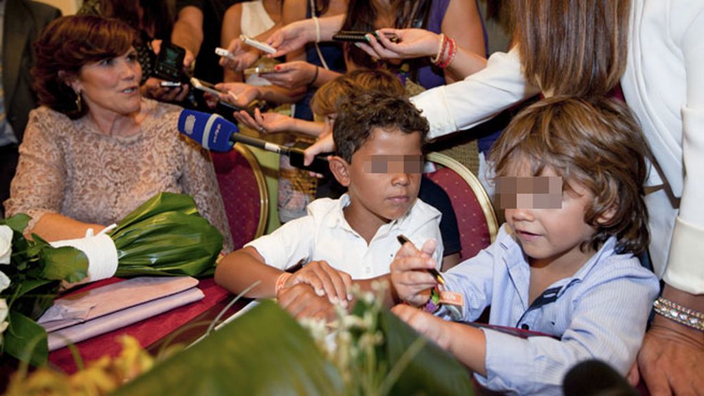 La 'madre coraje' de Ronaldo cuenta su dura vida en formato libro en ausencia de su hijo