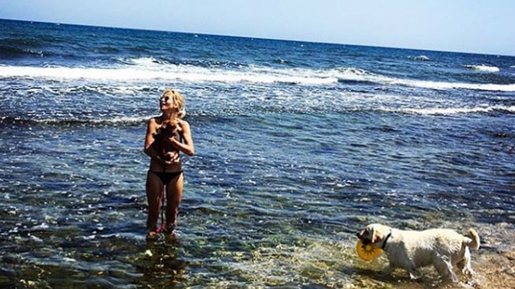 "Mirando al mar soñé...", Ana Fernández y su labrador Oli son uno