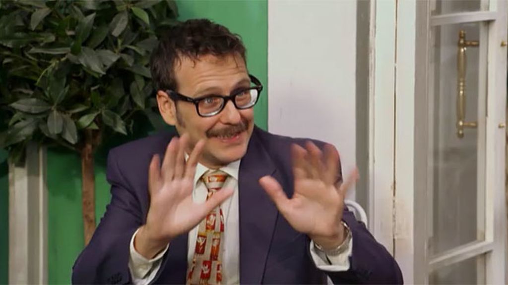 Joaquín Reyes interpreta a José Ignacio, un comercial de gas que intenta ligarse a Carlota