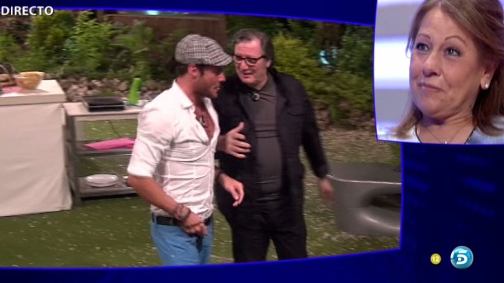 Alessandro puede abrazar a su padre