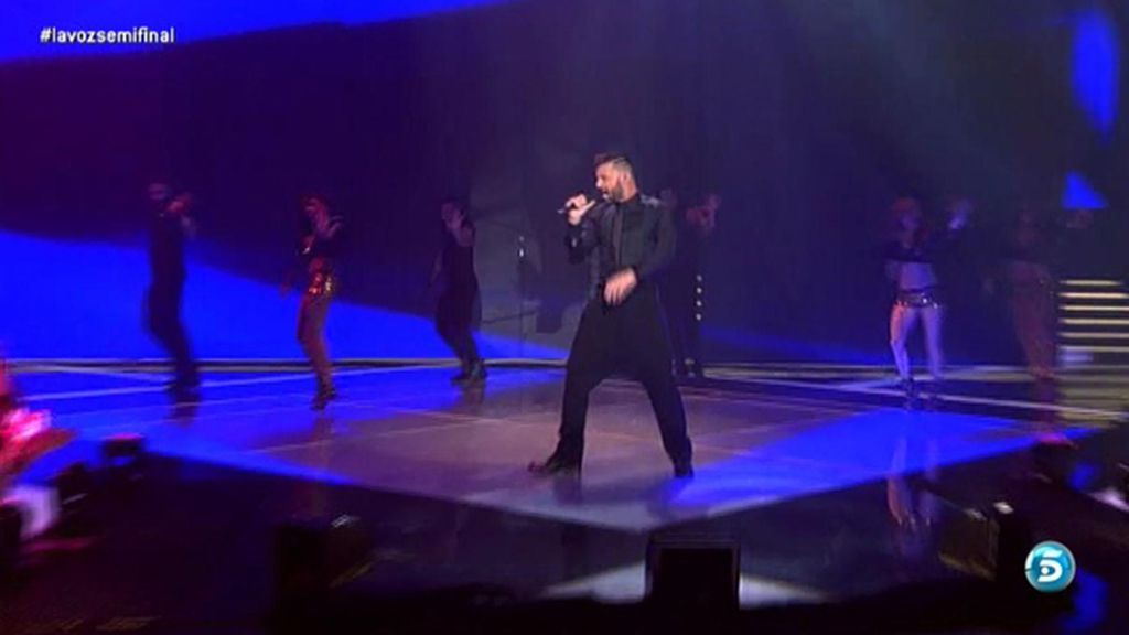 Ricky Martin y su pantalón baggy