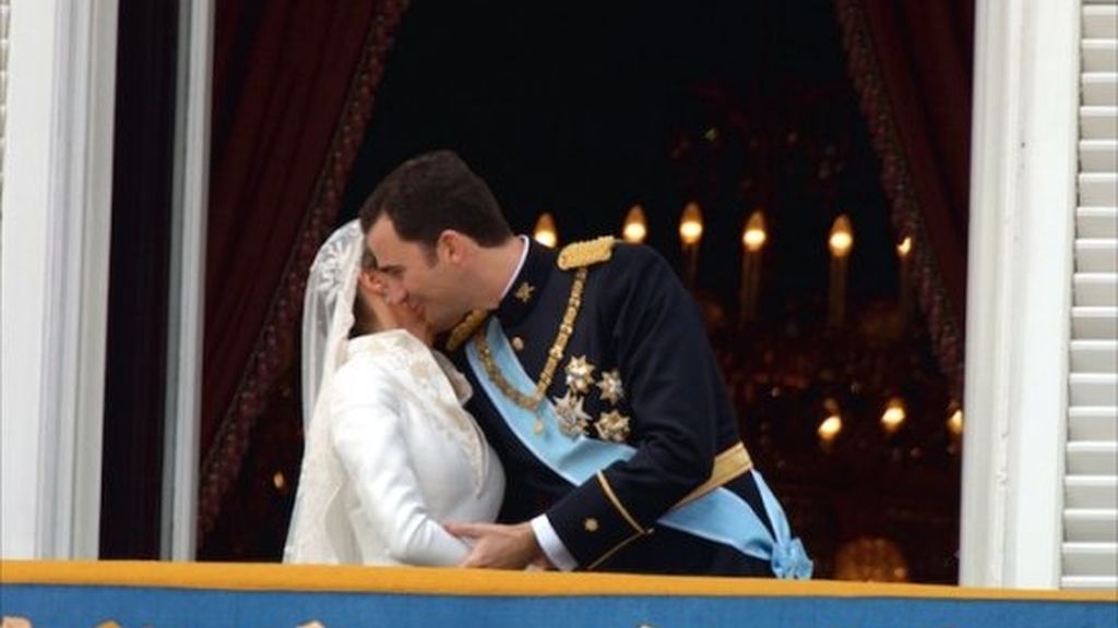 Comedidos, torpes, entregados... Así son los besos reales