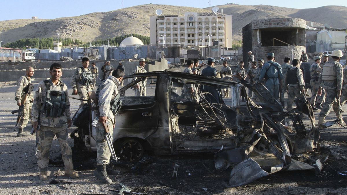 Coche bomba con el que los talibán han atacado el consulado de EEUU en Herat