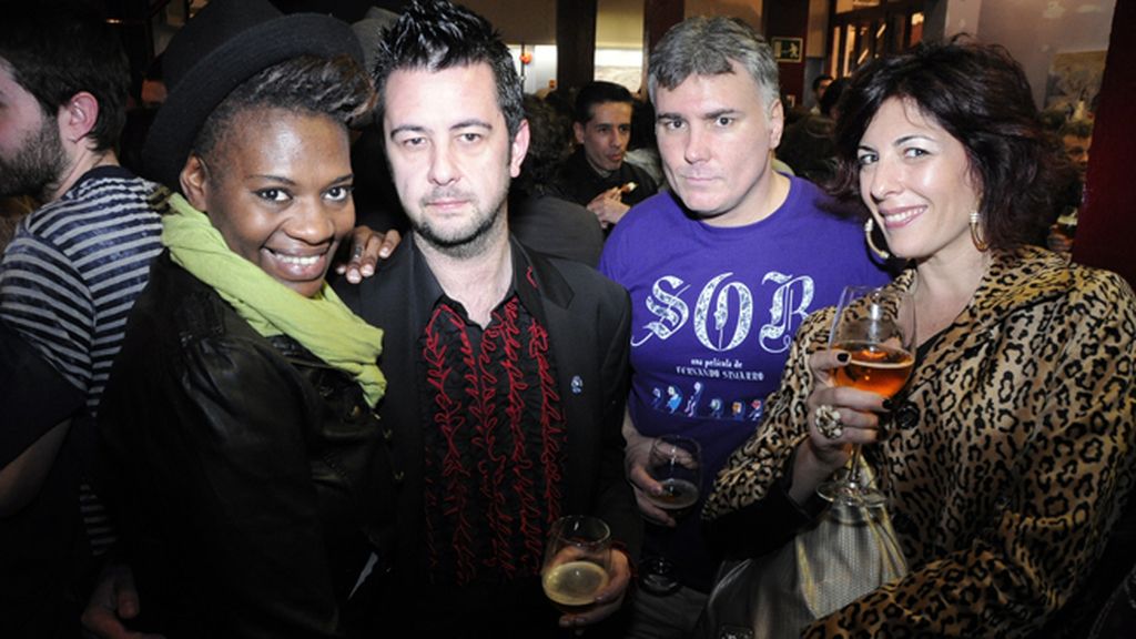 Carolina Sobe, el director Fernando Simarro, que tiene pendiente de estreno la película "Sor", Julio Peláez y Andrea Guzzi