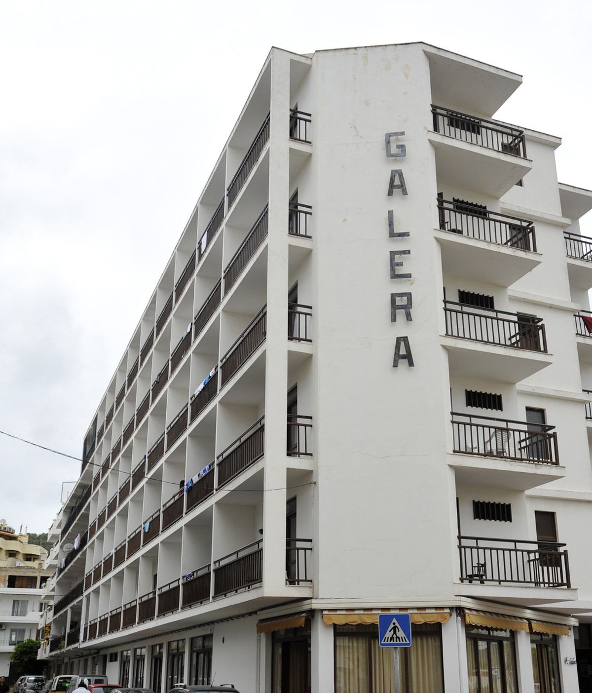 El Hotel Galera, desde el que se precipitó la jóven. Foto: EFE