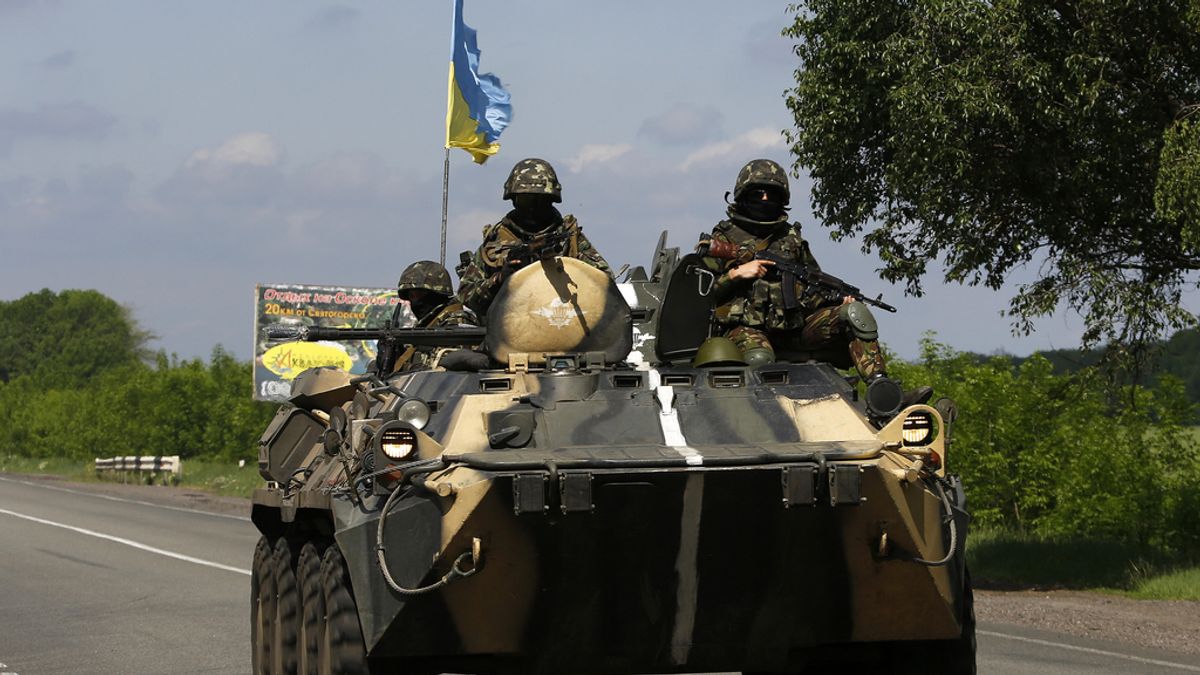 Fuerzas ucranianas patrullan los alrededores de Slaviansk
