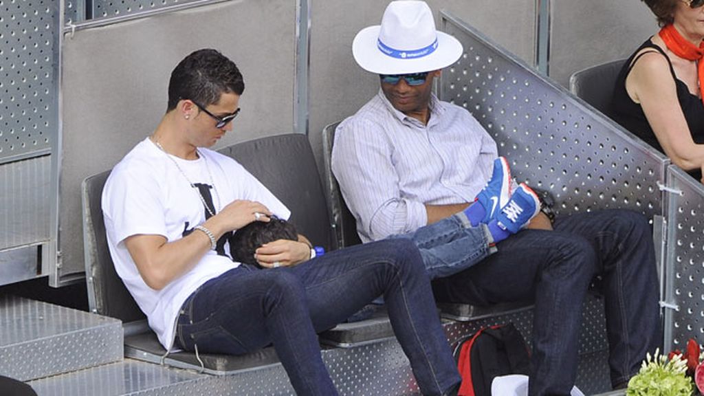 Ronaldo estuvo muy pendiente de su hijo