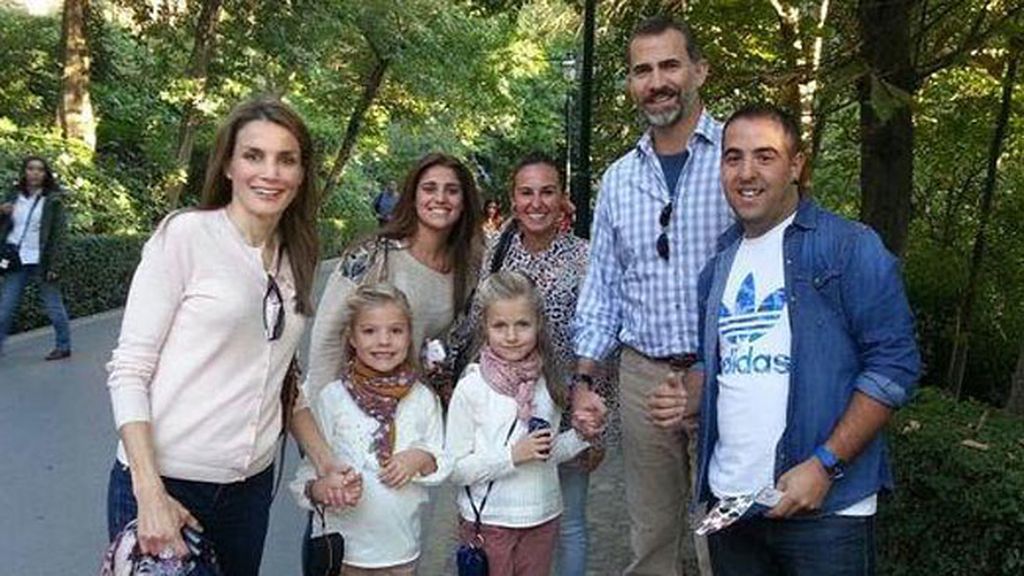 Felipe, Letizia, Leonor y Sofía, unos turistas por Granada