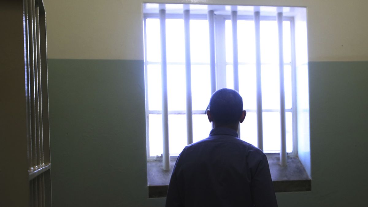 Obama, en la celda en la que Mandela pasó años encarcelado. Foto: Reuters