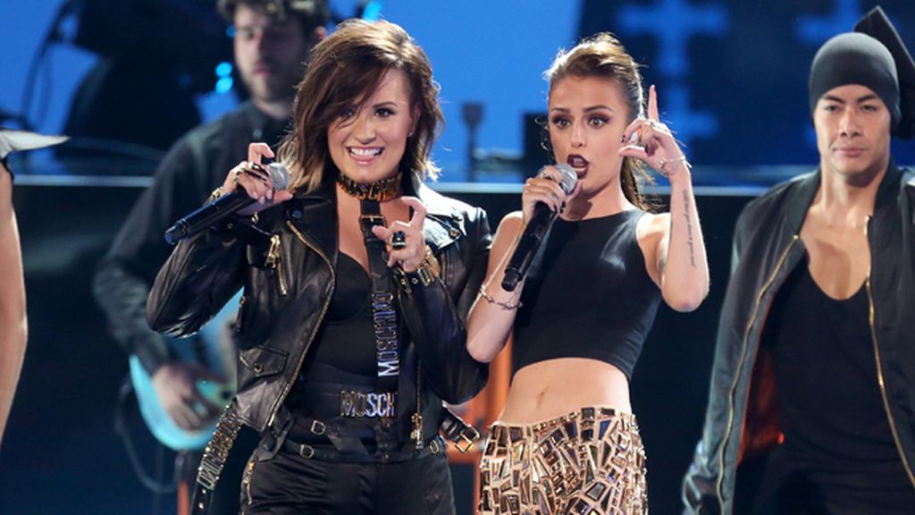 Shailene Woodley, Selena Gomez y Miley Cyrus presentes en la gala