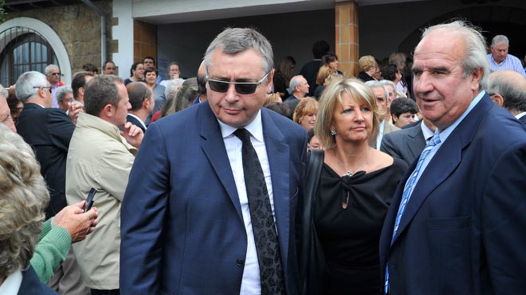 Dolor y grandes recuerdos en el funeral de Seve