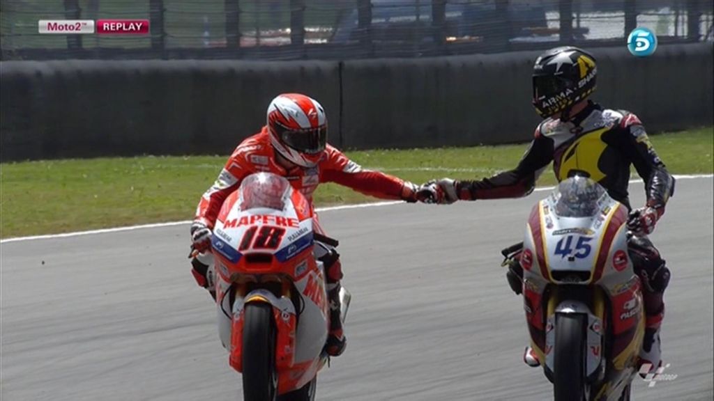 Nico Terol y Scott Redding se felicitan por su gran carrera en Moto2
