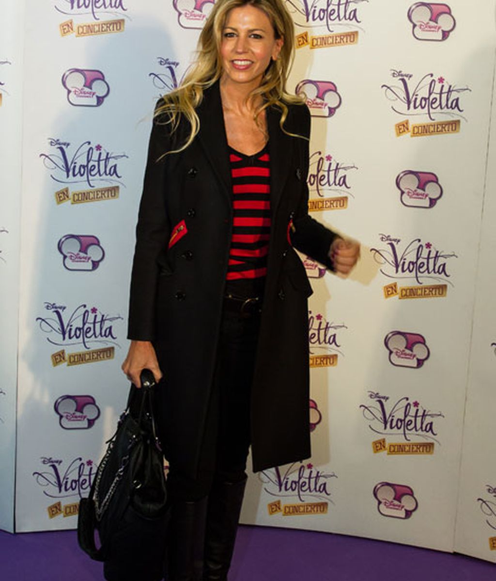 Natalia Jiménez, de rojo y negro