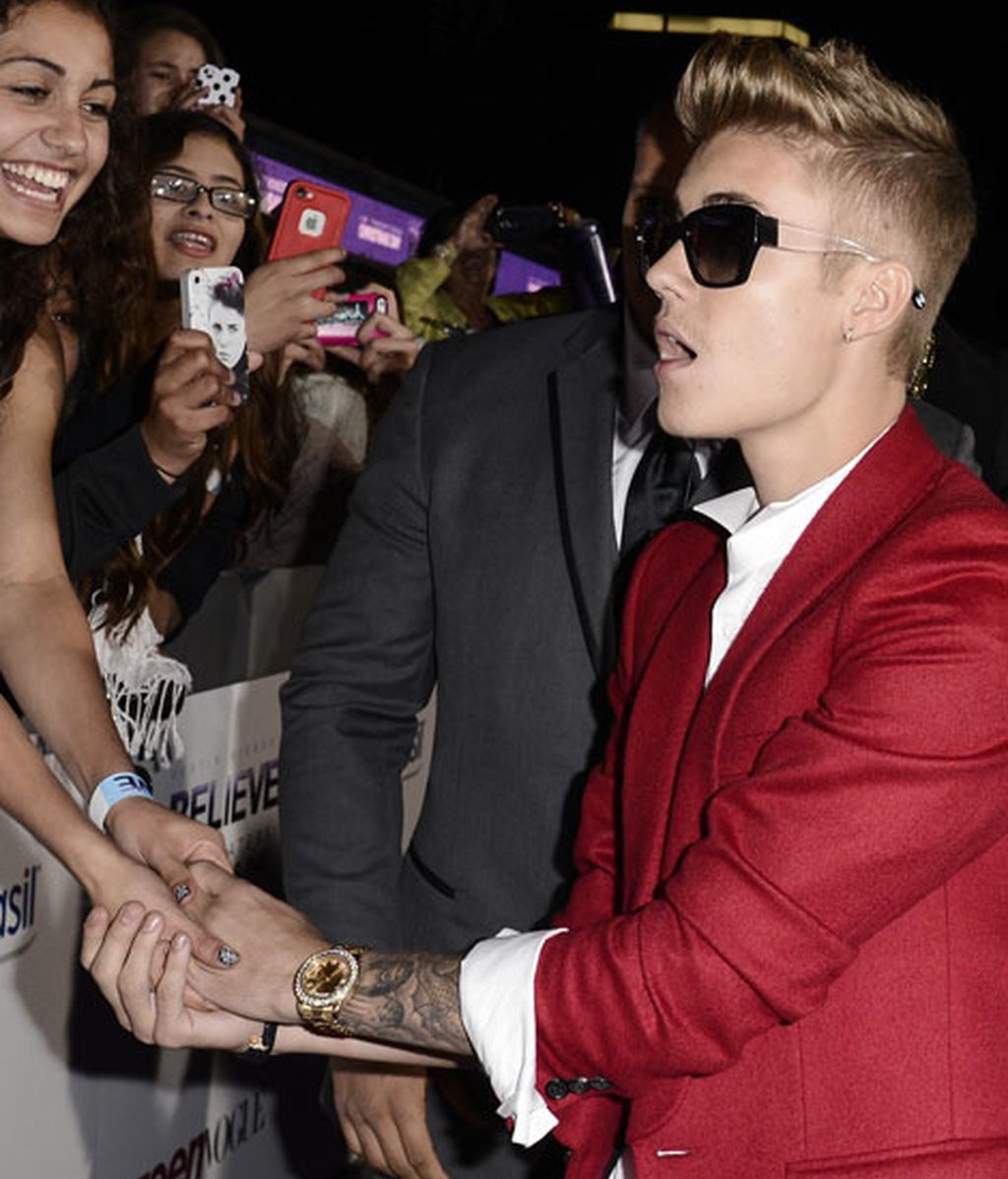 De rojo y oro en la premiere internacional de 'Justin Bieber's Believe'
