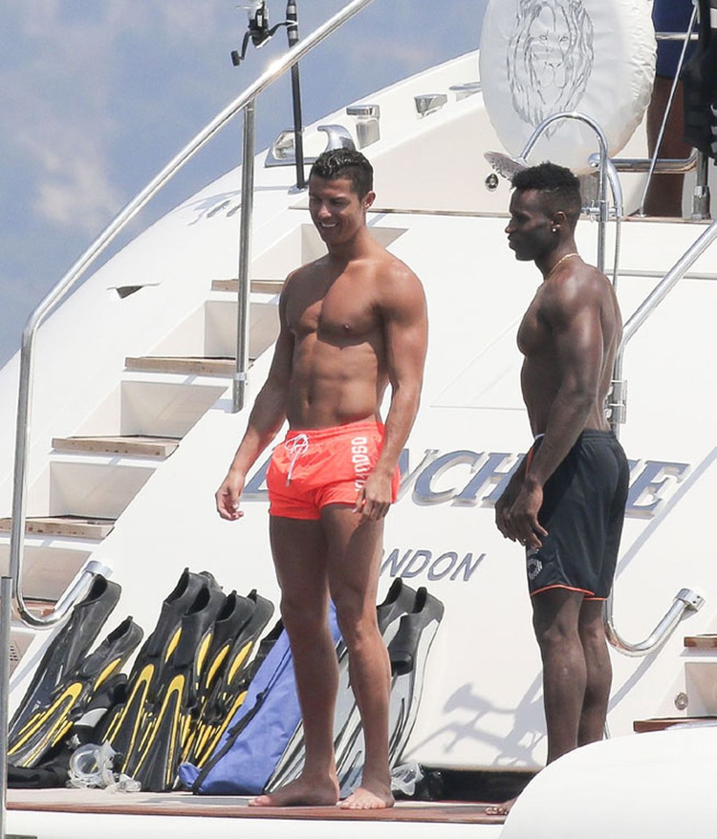 Cristiano Ronaldo se divierte con sus amigos en Saint Tropez