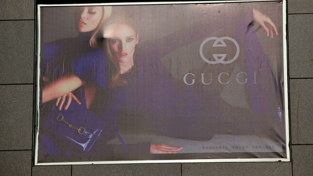 ‘Gucgi’, ‘Roeex’ o ‘Lancone’, marcas falsas en grandes anuncios en China
