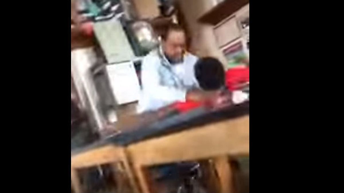 Violenta agresión de un profesor asistente a un alumno de instituto
