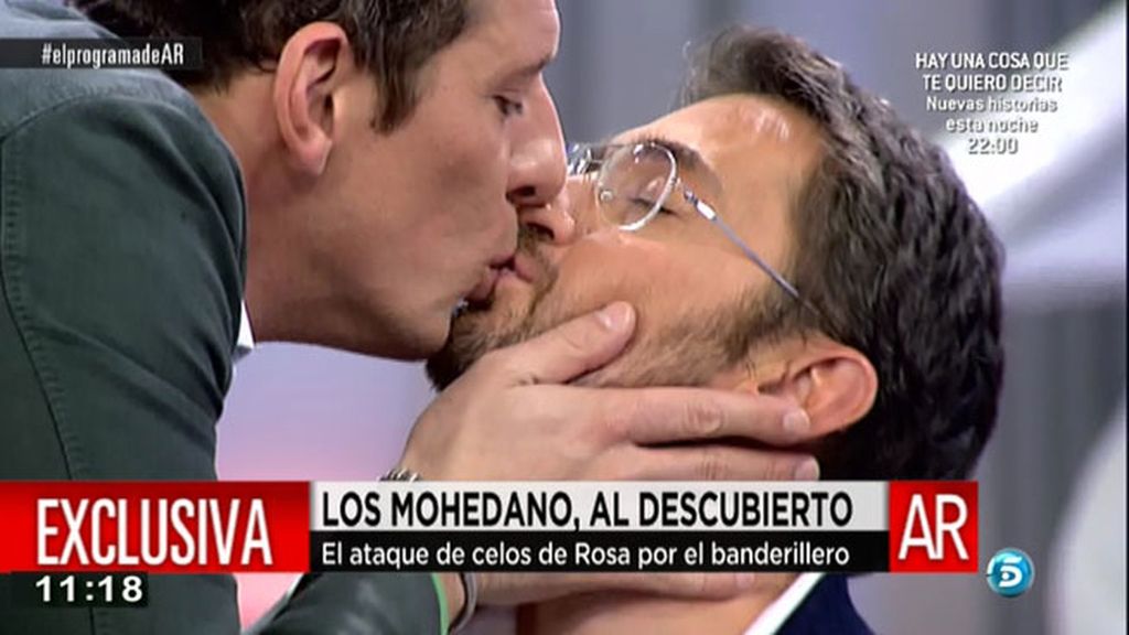 Los chicos de 'AR' han emulado el beso que, según Paloma García Pelayo, se dieron Amador y un banderillero