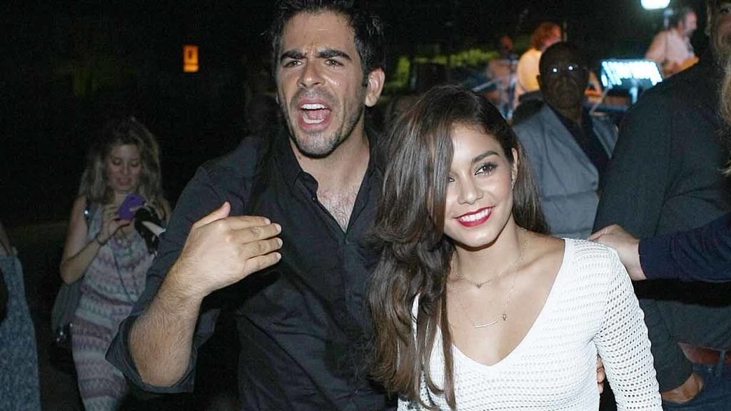Fiesta en la playa y yoga en el yate: El finde 'chillout' de Vanessa Hudgens en Ischia