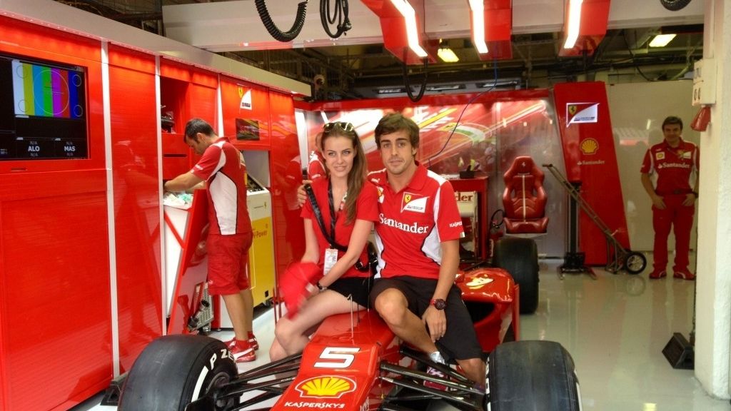 Fernando Alonso se deja ver con una modelo rusa de 22 años