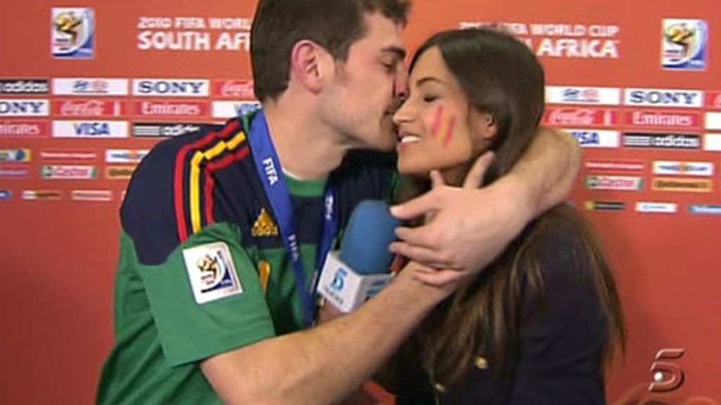 El beso de Iker a Sara, de campeonato