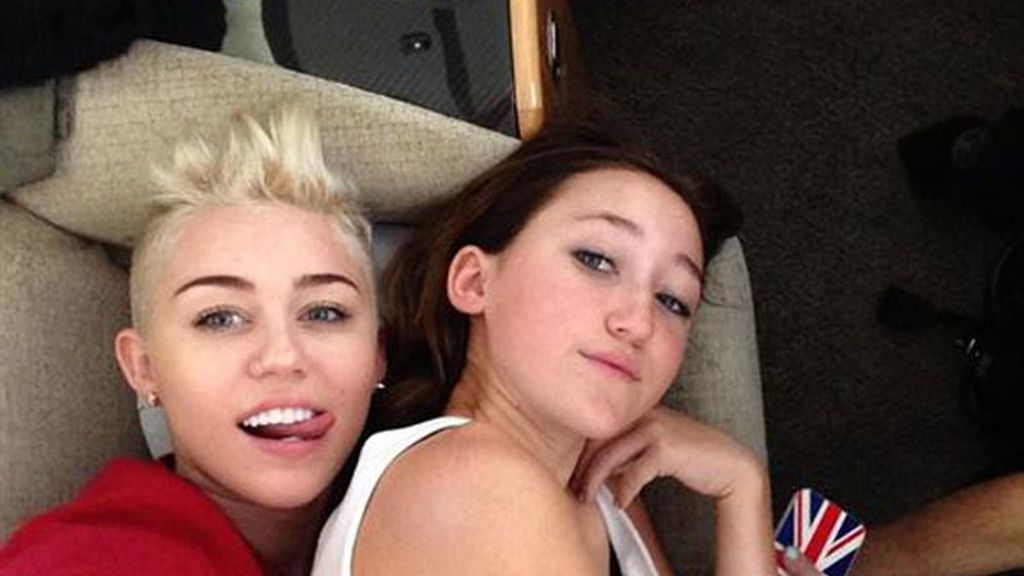 Miley Cyrus vuelve a rizar el rizo y se rapa