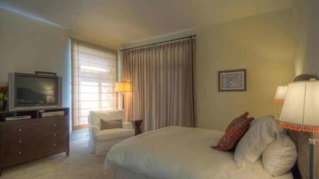 Mark Wahlberg vende su espectacular mansión de Beverly Hills