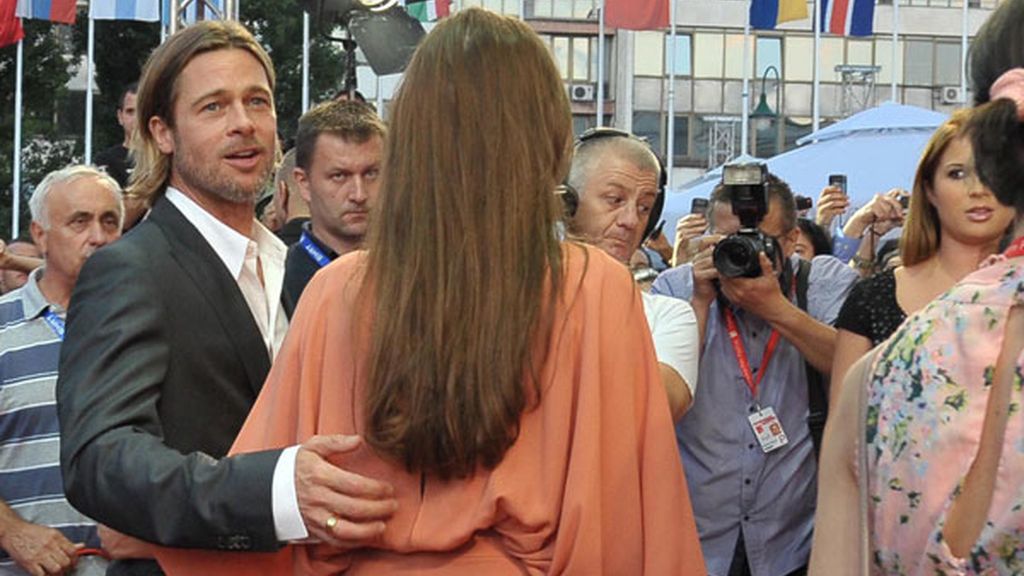 Brad Pitt, muy cariñoso con su mujer