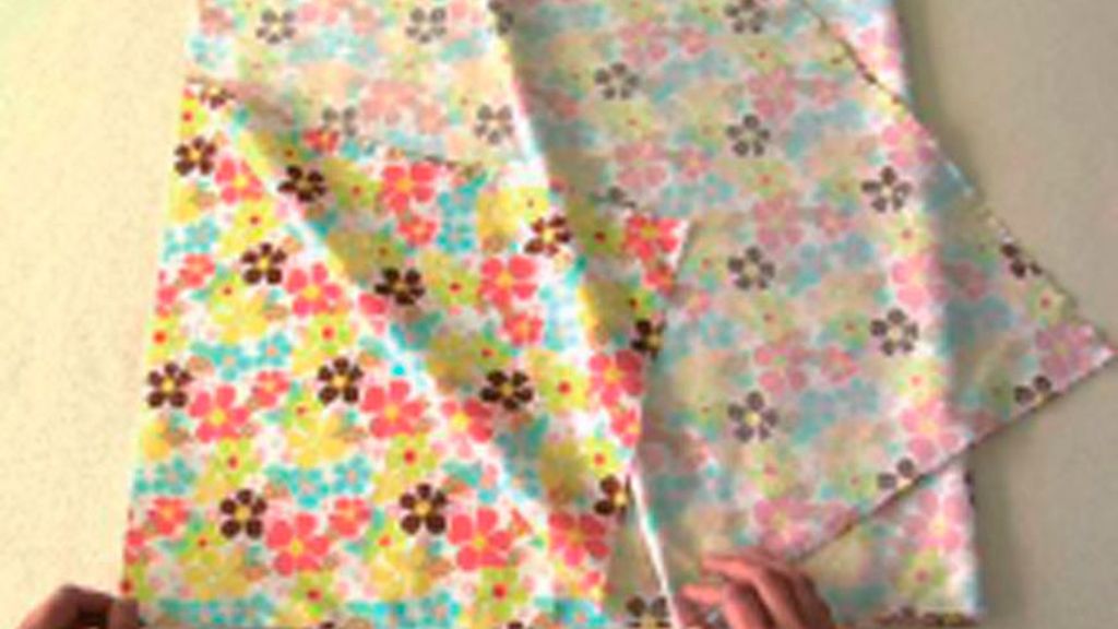 Tricotosas 37: Vestido de volante para niña