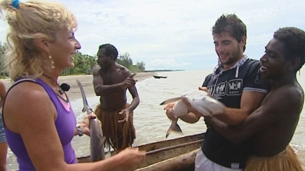 Tras la caza de cocodrilos, los Segura se enfrentan con éxito a la pesca del tiburón