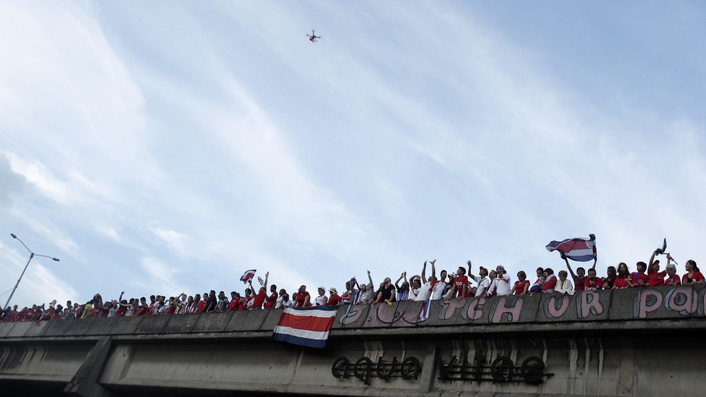 San José se echó a la calle para celebrar el pase a cuartos de final de Costa Rica