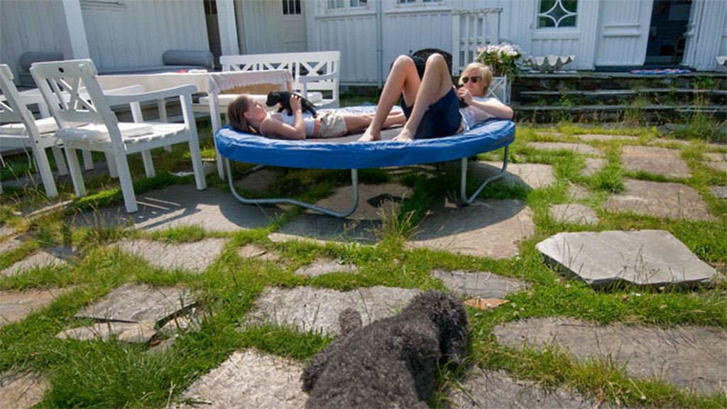 Haakon y Mette-Marit con sus cachorros: el posado Real noruego menos 'real'