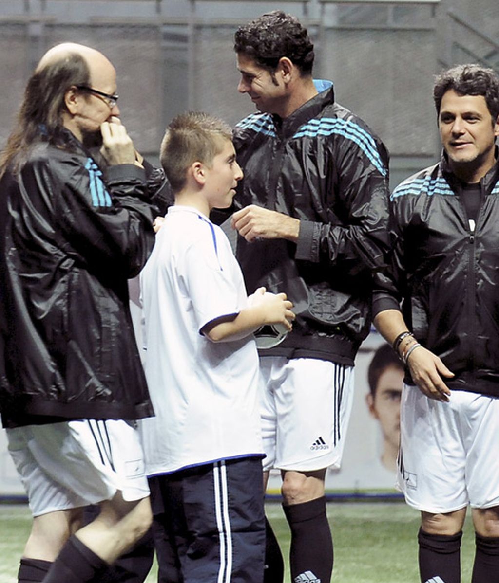Abrazoterapia de famosos para curar a un Casillas enfermo