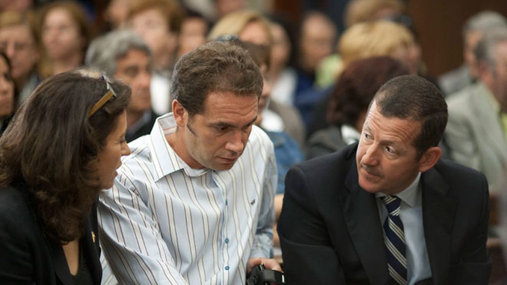 Dolor y grandes recuerdos en el funeral de Seve