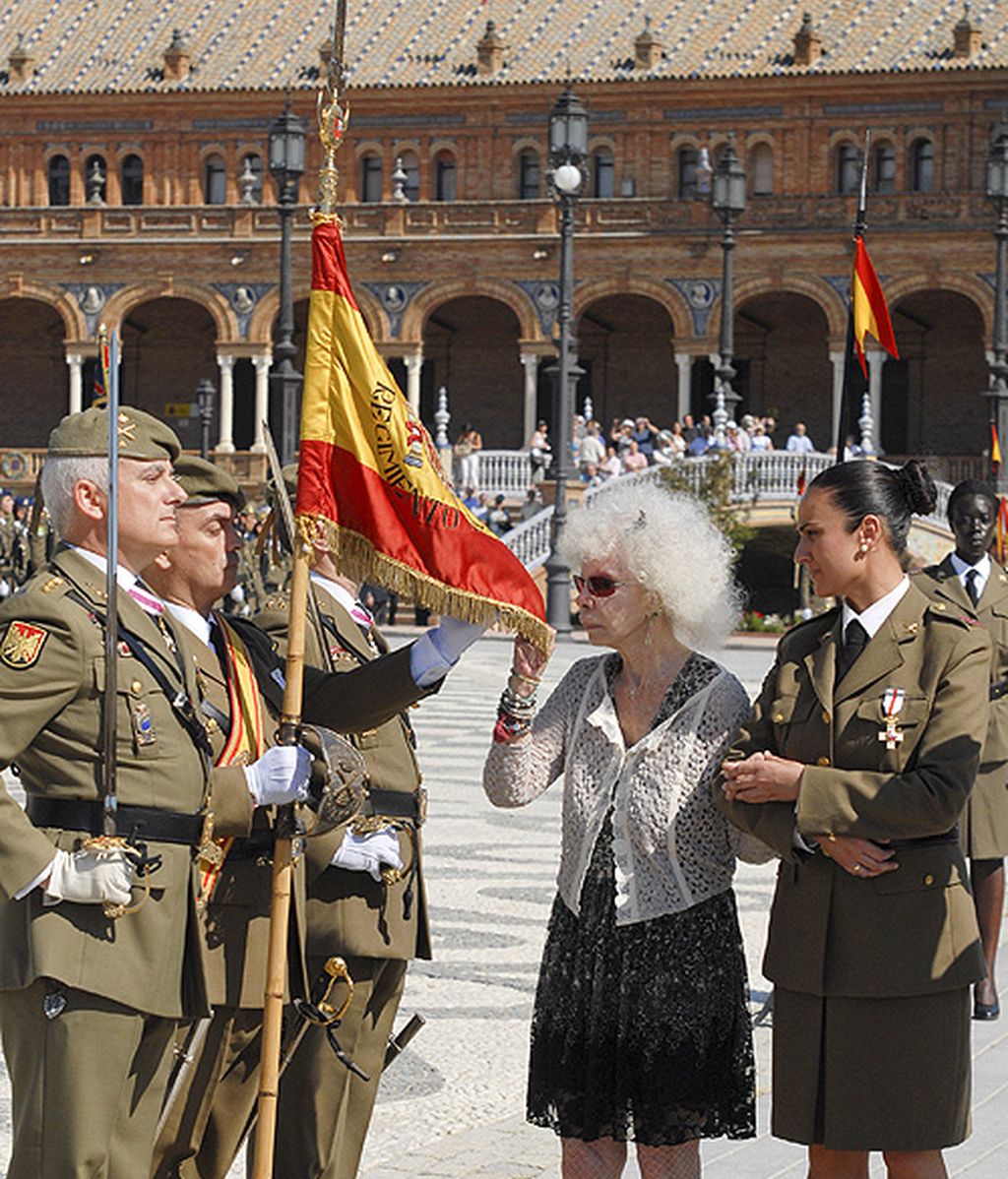 La Duquesa, firme por España; multicolor por amor
