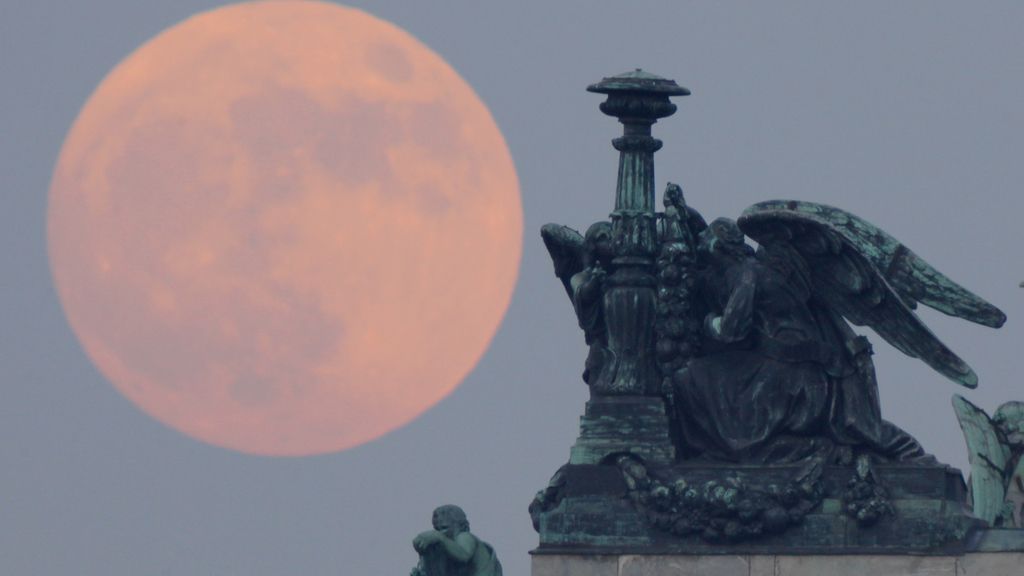 La 'superluna' se come la Tierra
