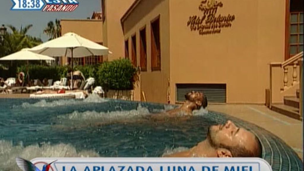 La aplazada luna de miel de Chipper y su marido