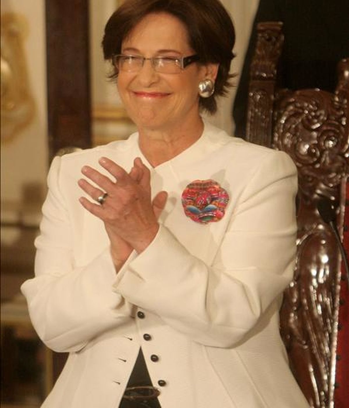 La alcaldesa de la ciudad de Lima, Susana Villarán, jura a su cargo este 3 de enero en el Palacio Municipal en la capital limeña. EFE