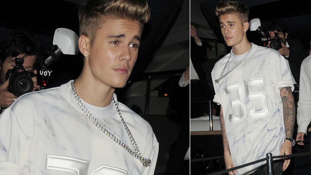 La espalda de Shayk, el tupé de Bieber, la pierna 'pin-up' de Minogue...