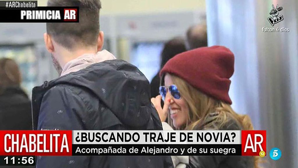 Chabelita, Alejandro y su madre pasaron una tarde de compras por Santander