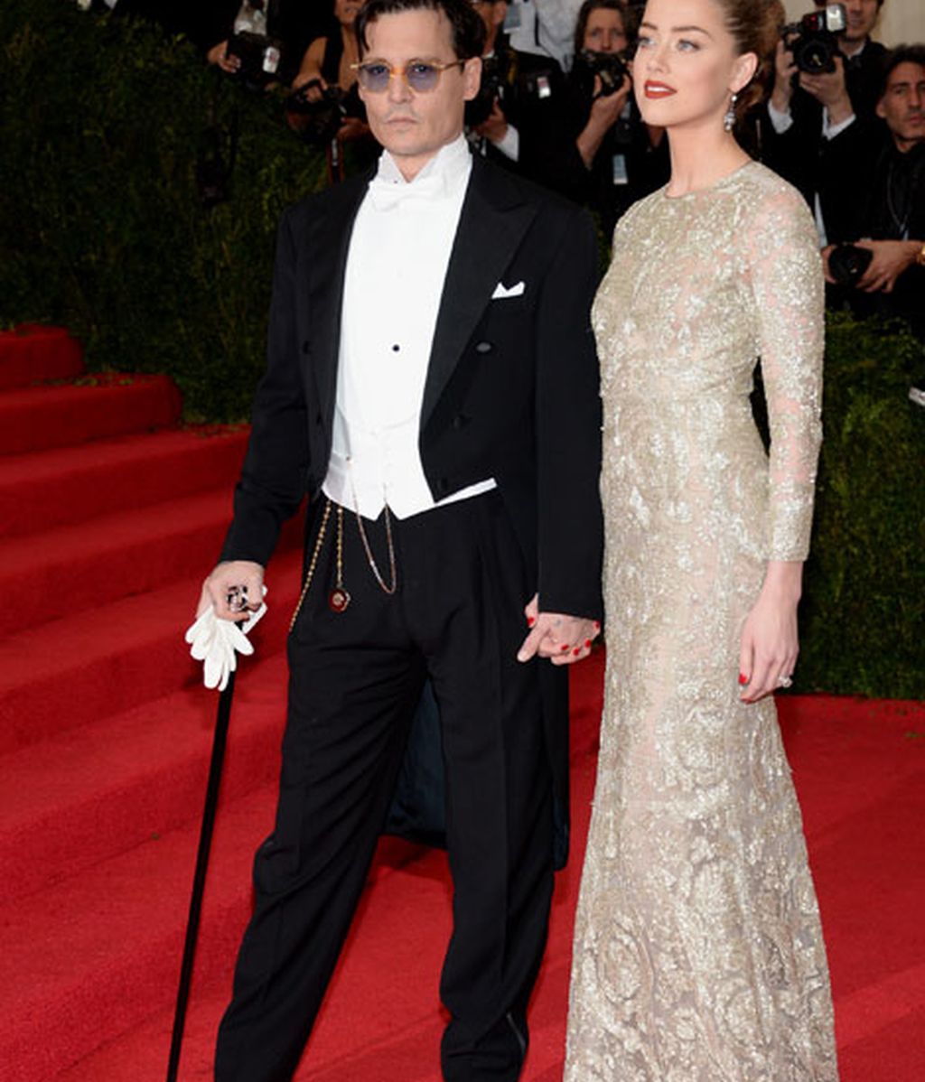 Johnny Deep y Amber Heard, ella de Giambattista Valli