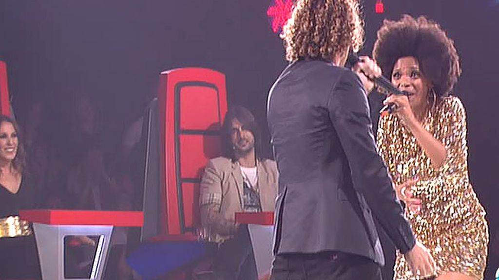 Bisbal canta con su equipo 'Silencio'