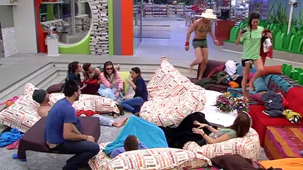 Besos, posturas y mucha tensión sexual