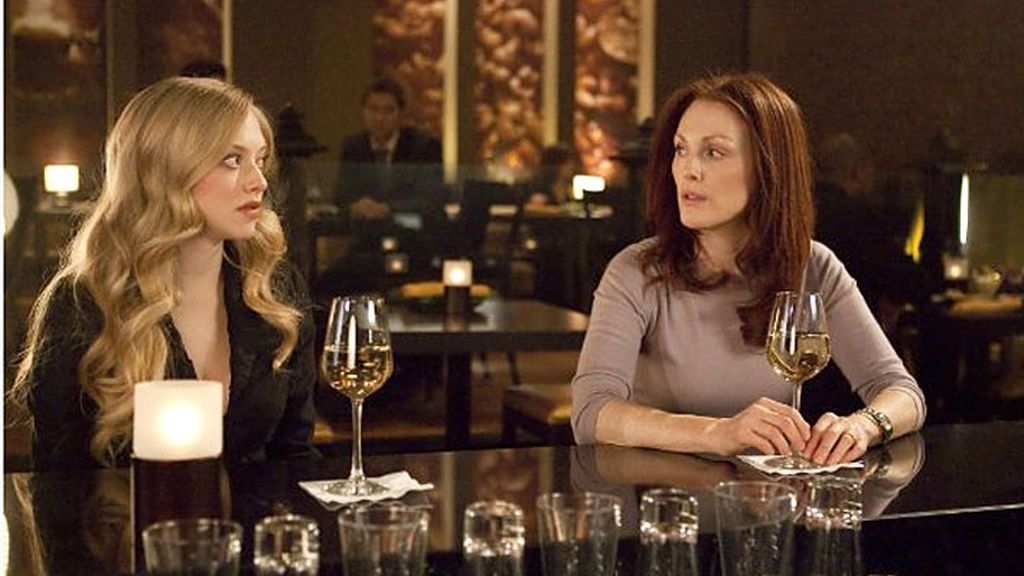 Julianne Moore en una ardiente escena lésbica con Amanda Seyfried