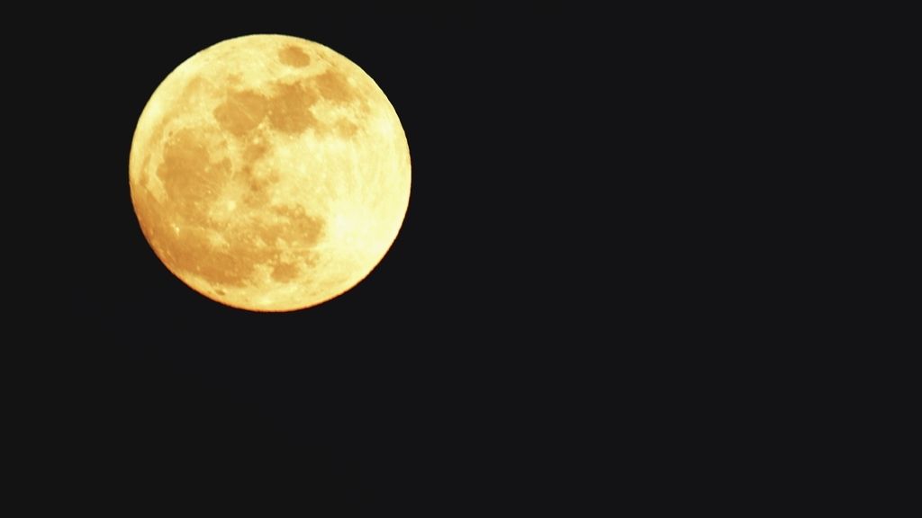 La 'superluna' se come la Tierra