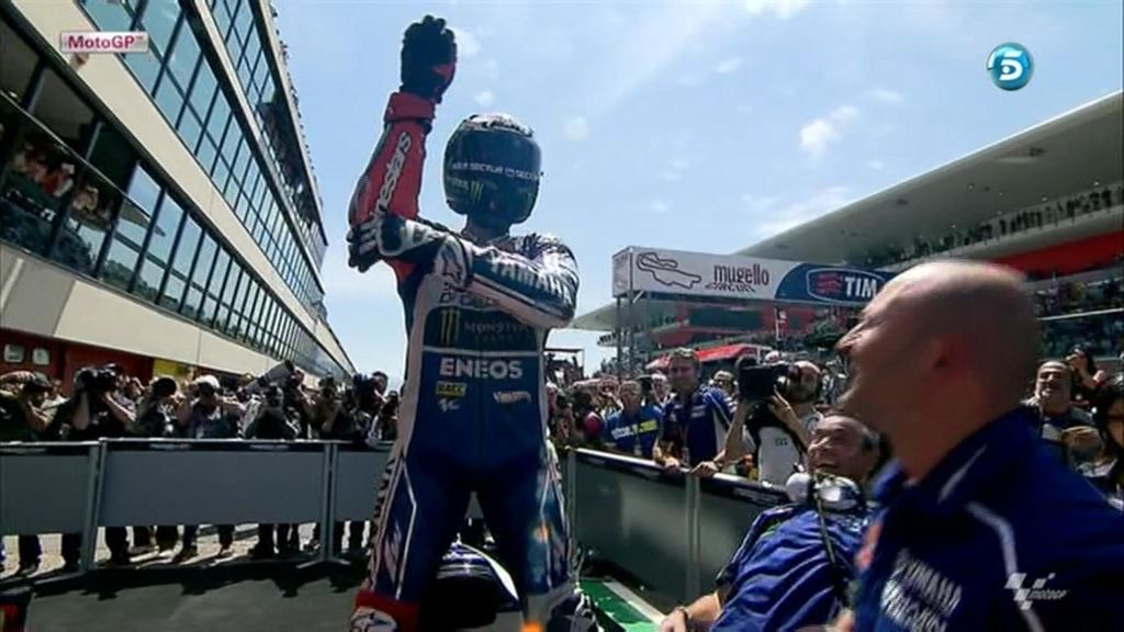 Jorge Lorenzo celebra su victoria con la picadura de la serpiente