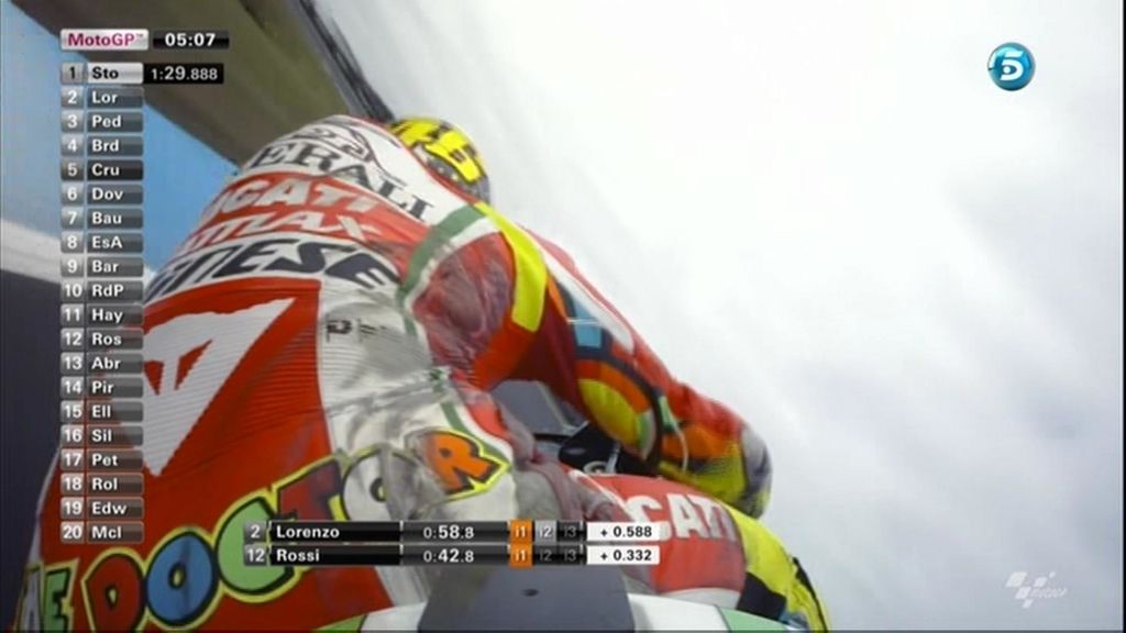 El mono de Valentino Rossi, quemado por su caída en la sesión de calentamiento