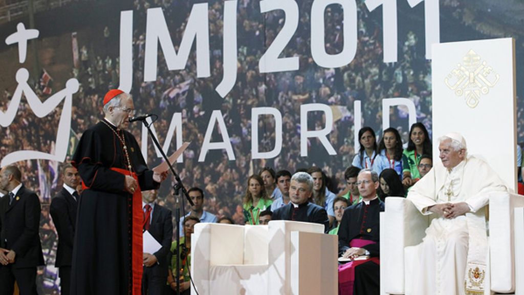 El Papa despide a los voluntarios en Ifema