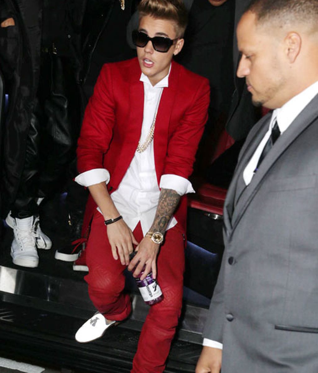 De rojo y oro en la premiere internacional de 'Justin Bieber's Believe'
