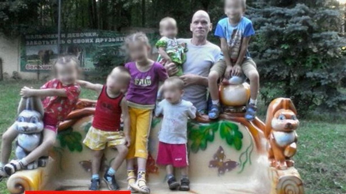 Arrestan a un hombre, sospechoso de matar a su mujer y descuartizar a sus 6 hijos en Rusia